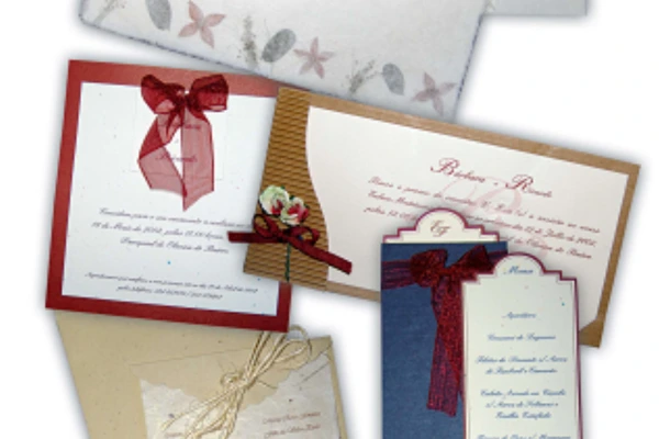 Calendários, gravação laser, fresa, vinis, telas, outdoor, postais, impressão offset, impressão digital, baralho cartas